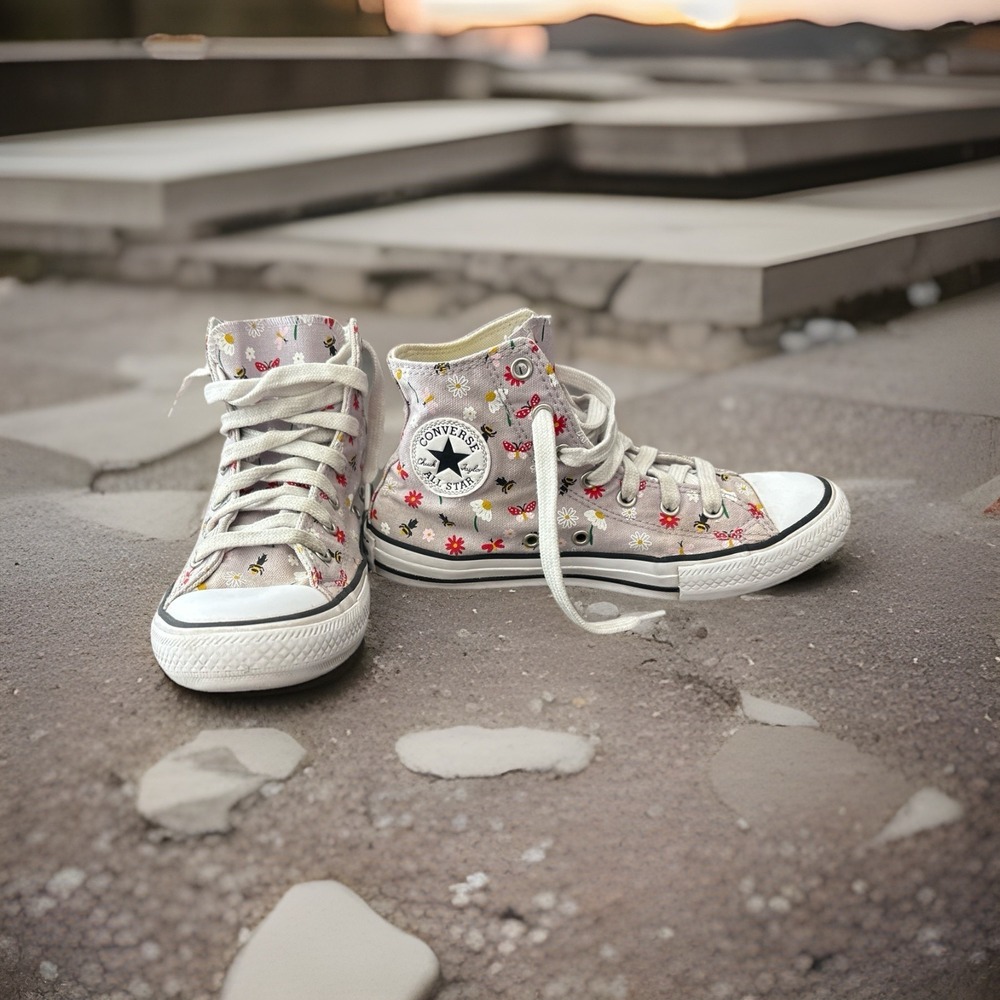 Converse All Star Girls Light Purple Explore Nature Bee Floral High-Tops  Sz 4
